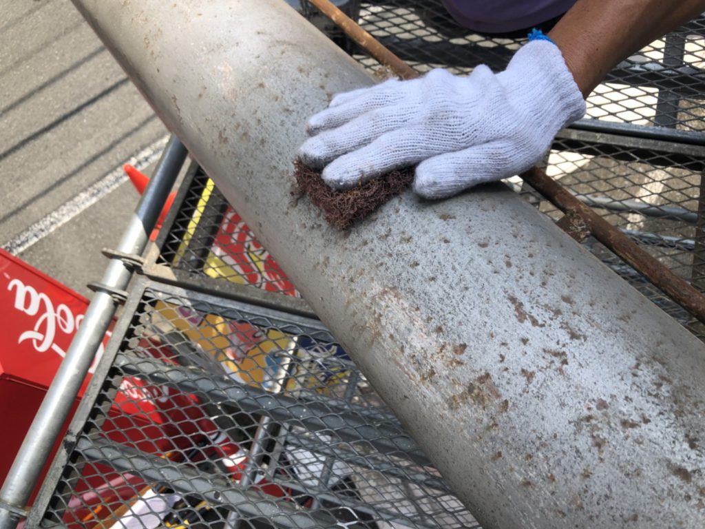 テントの撤去を行った門柱の塗装工事の施工写真です。 