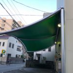 門柱塗装後、新規テントシートを張り替えて竣工となります。