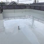 防水材塗布後、仕上げ材であるトップコートを塗布し、完了です。