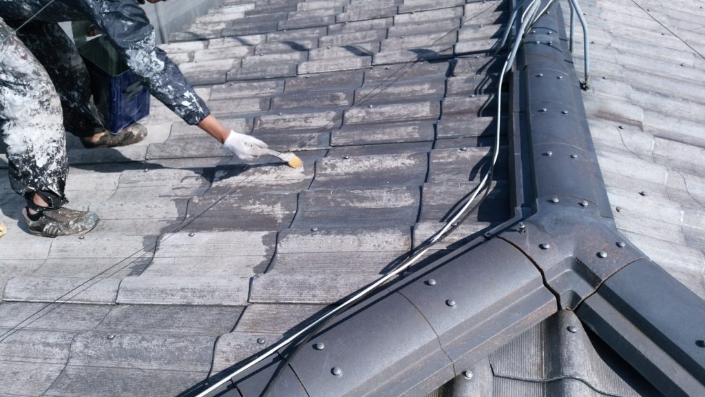 浸透遮熱プライマーの塗布。