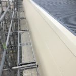 門柱塗装後、新規テントシートを張り替えて竣工となります。