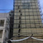 門柱塗装後、新規テントシートを張り替えて竣工となります。