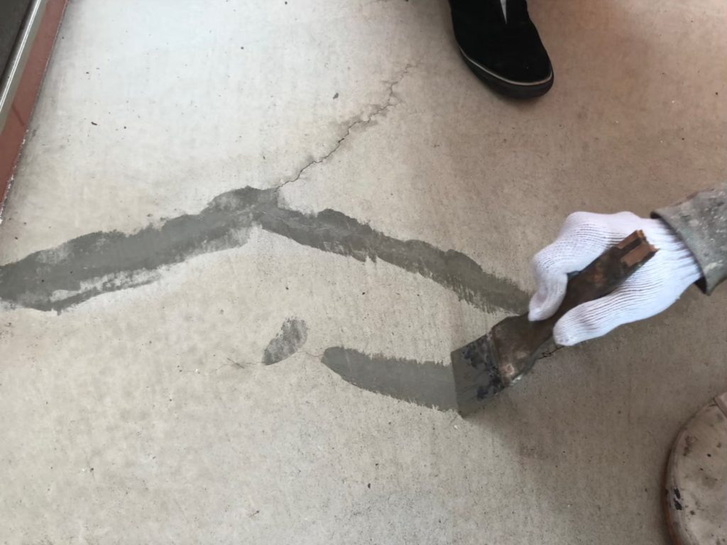 共用廊下土間部下地処理