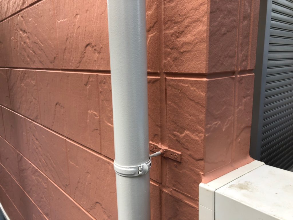 竪樋塗装完了写真です。