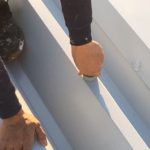 防滑材入りのトップコート塗り