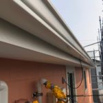 錆止め材塗布、仕上げ材塗布を2回行い、駐輪場の塗装は完了です。