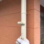 錆止め材塗布、仕上げ材塗布を2回行い、駐輪場の塗装は完了です。