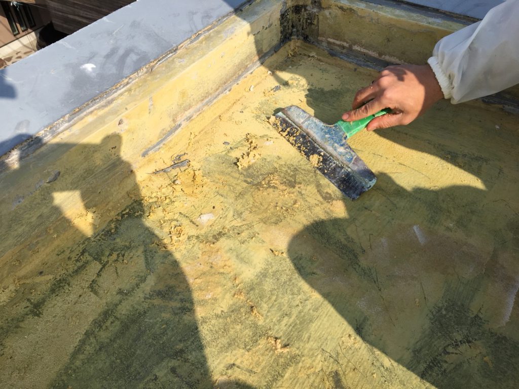 清掃、突起物などの処理を念入りに行います。