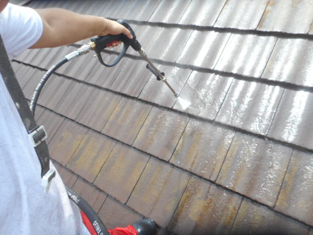 屋根の高圧洗浄