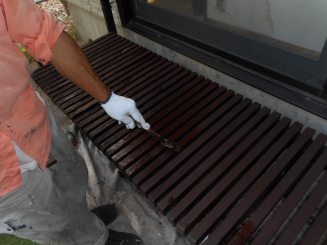 しっかりと2回塗装を行います。