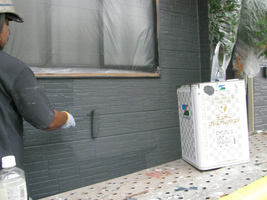 サイディング仕上げ塗り