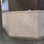 無機物塗料の光触媒を吹き付けます。