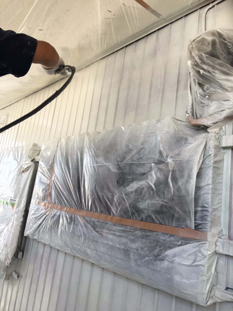 トタン部の仕上作業