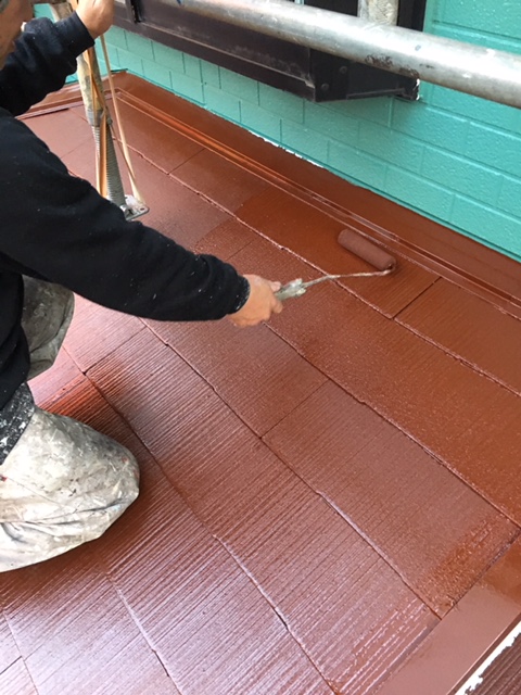 上塗り材を重ねて仕上がりです。