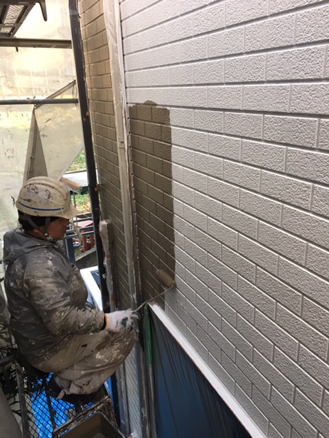 もう一色はブラウン系の色です。 同じように中塗りを行います。