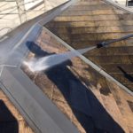 目地棒を剥がしたのち、汚れ防止にクリアーのトップコートで保護塗装を行い完成です。