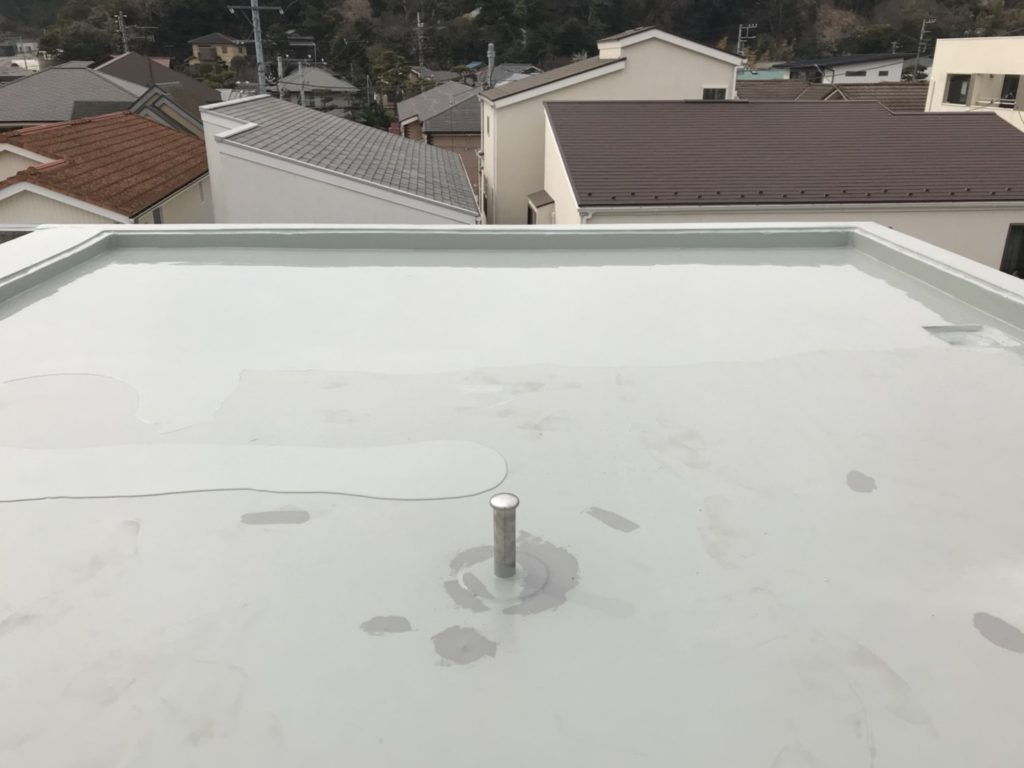 防水材の塗布2回目。