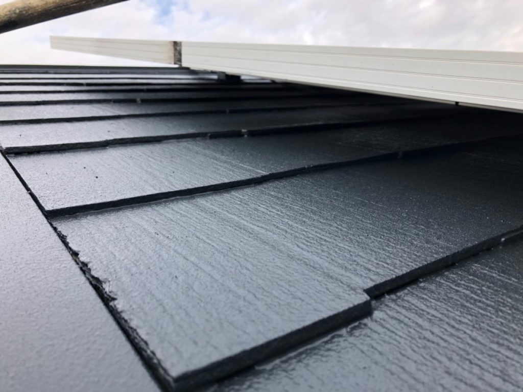 ソーラーパネル下は、手が入らないので塗りこめるところまで、塗装させていただきました。