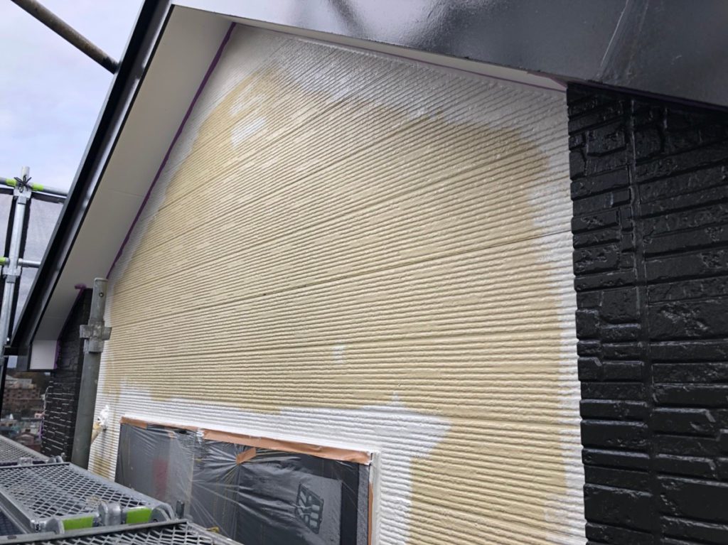 色分け塗装の途中経過です。