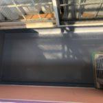 錆止め材塗布、仕上げ材塗布を2回行い、駐輪場の塗装は完了です。