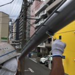 門柱塗装後、新規テントシートを張り替えて竣工となります。