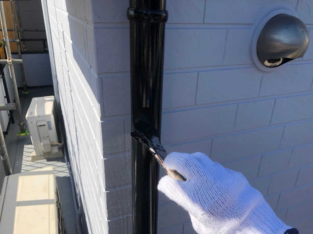 雨樋 仕上げ塗り