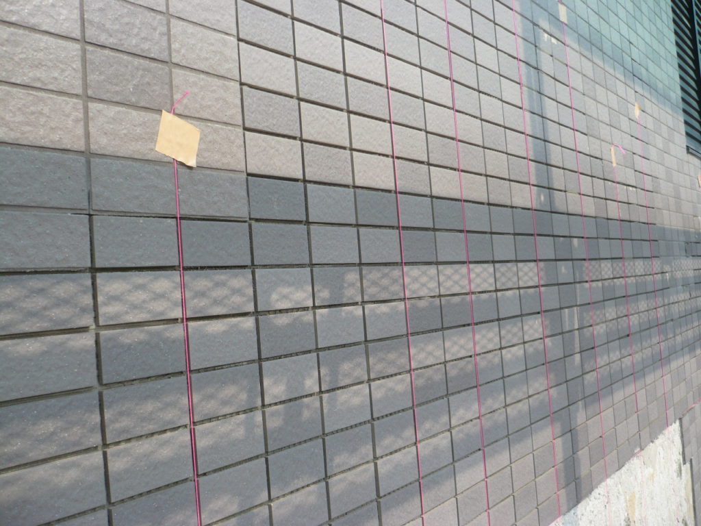 タイル面　目地材充填