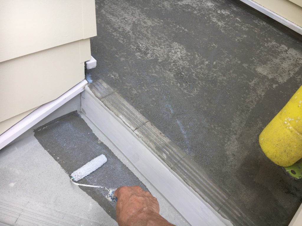 階段土間防水 下塗り