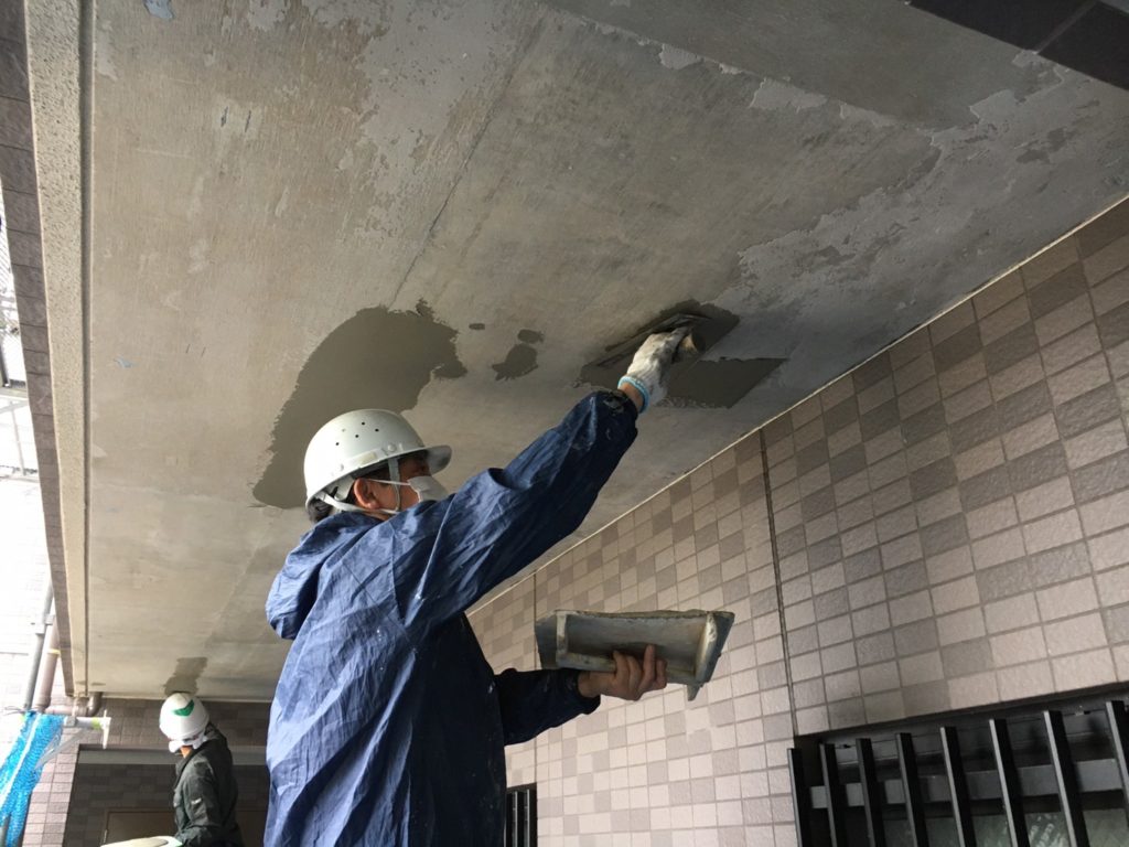 軒天部　剥離後下地補修