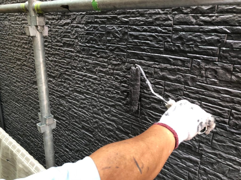 外壁部 ブラック 仕上げ塗り