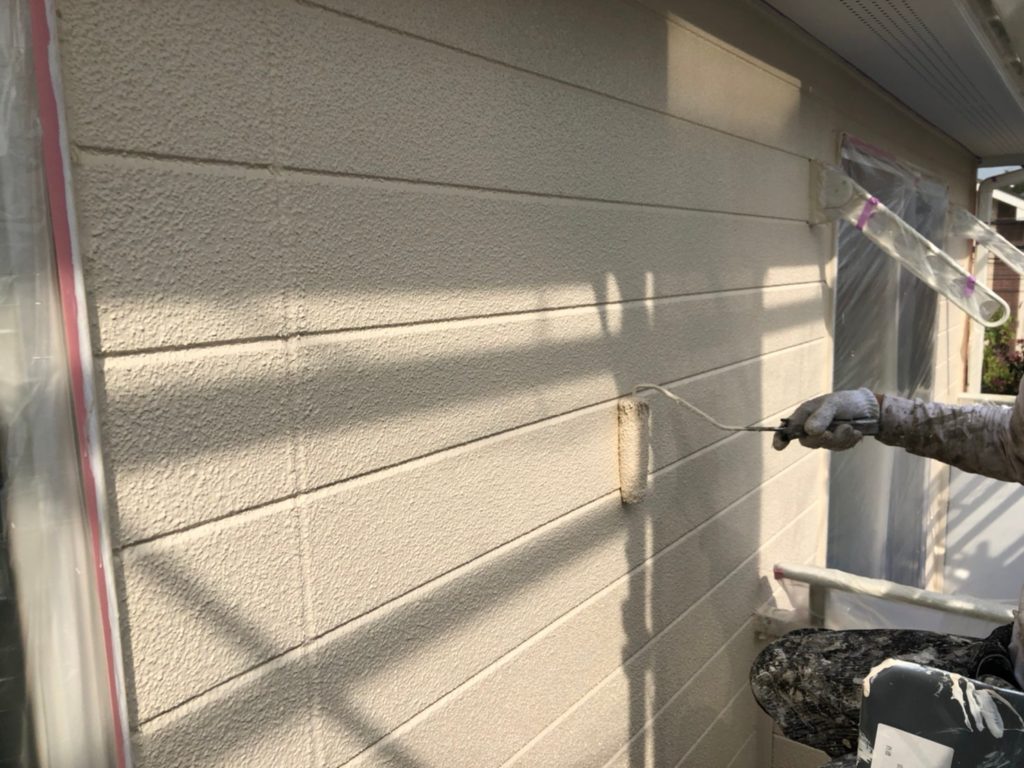外壁　上塗り材塗装2回目