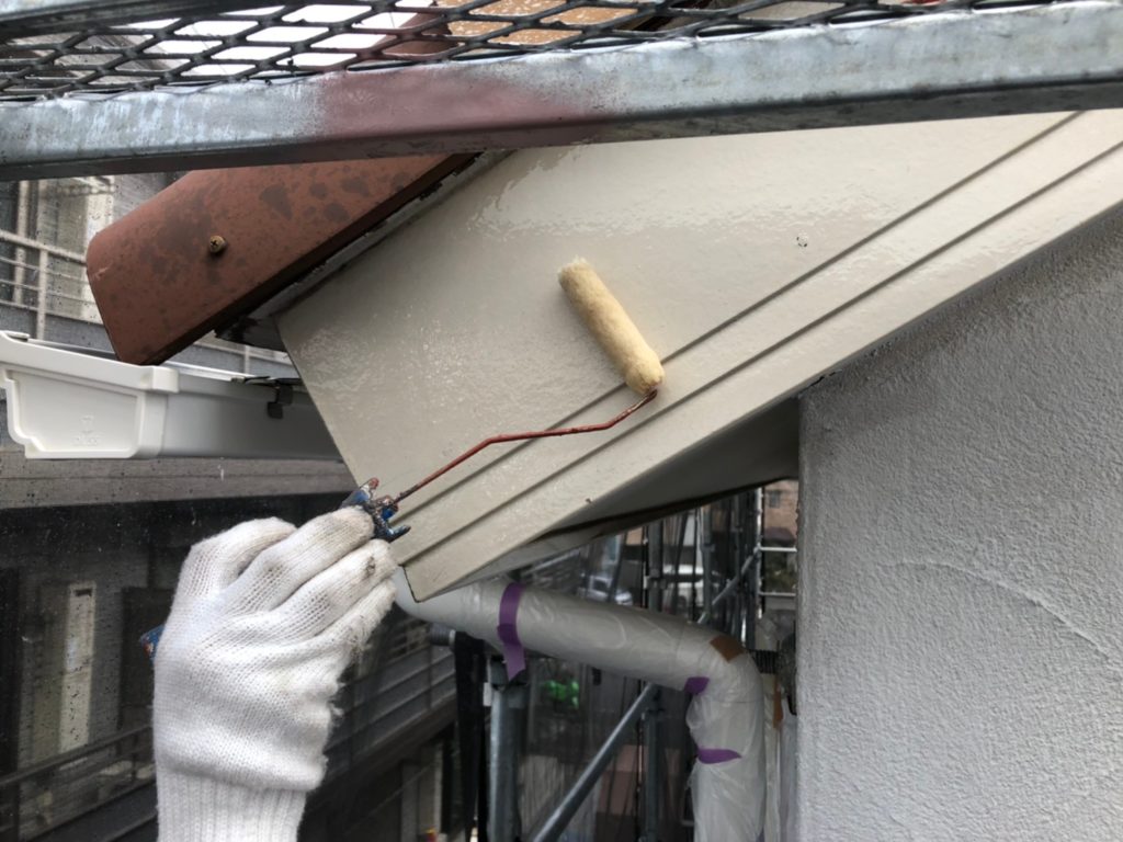 破風部下塗り材塗布