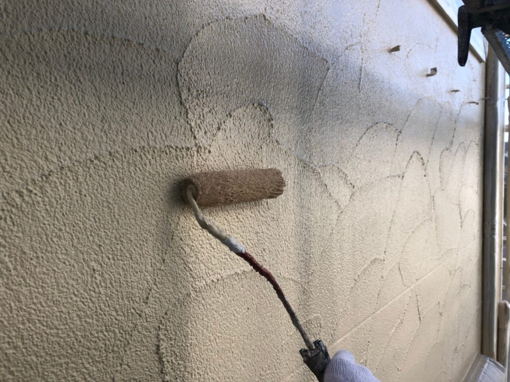 外壁部仕上げ材塗布（2回目）