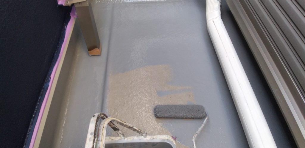 ベランダ床面メンテナンス塗装（防滑材入り）