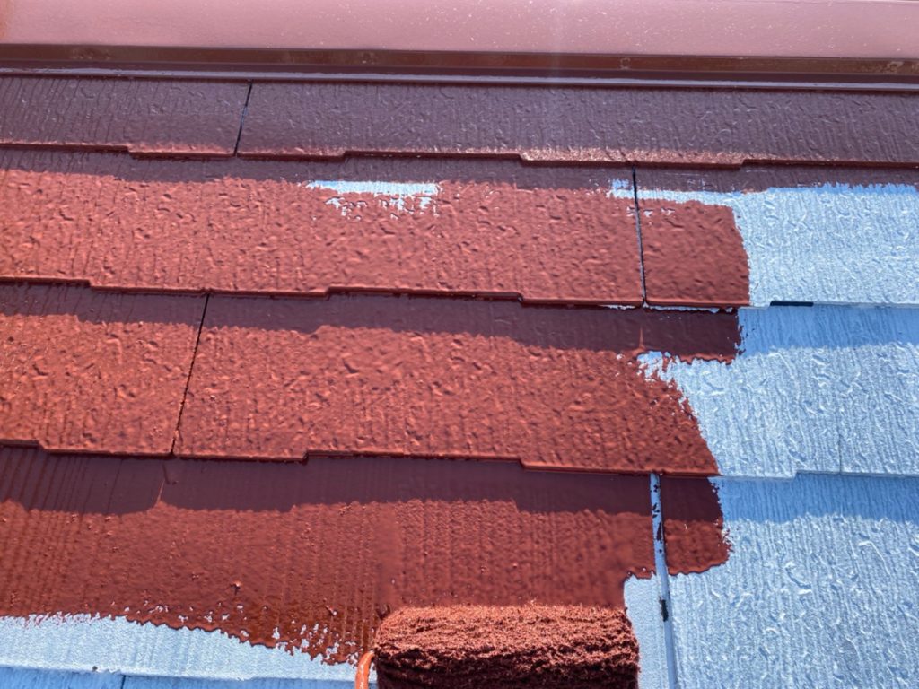 屋根部仕上げ材塗布(1回目)