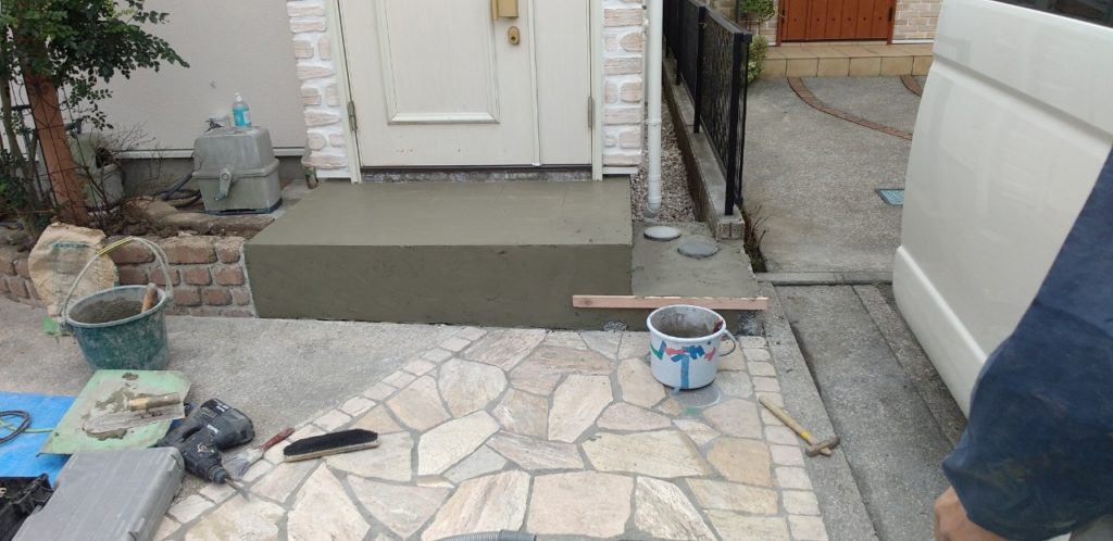 既存タイル撤去後左官補修